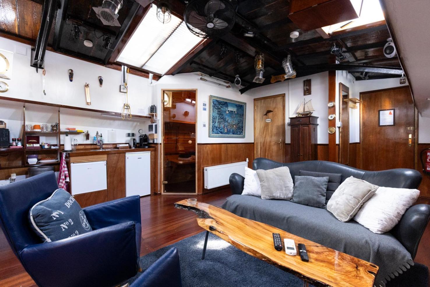 Anna Houseboat Hotel Amsterdam Exterior photo