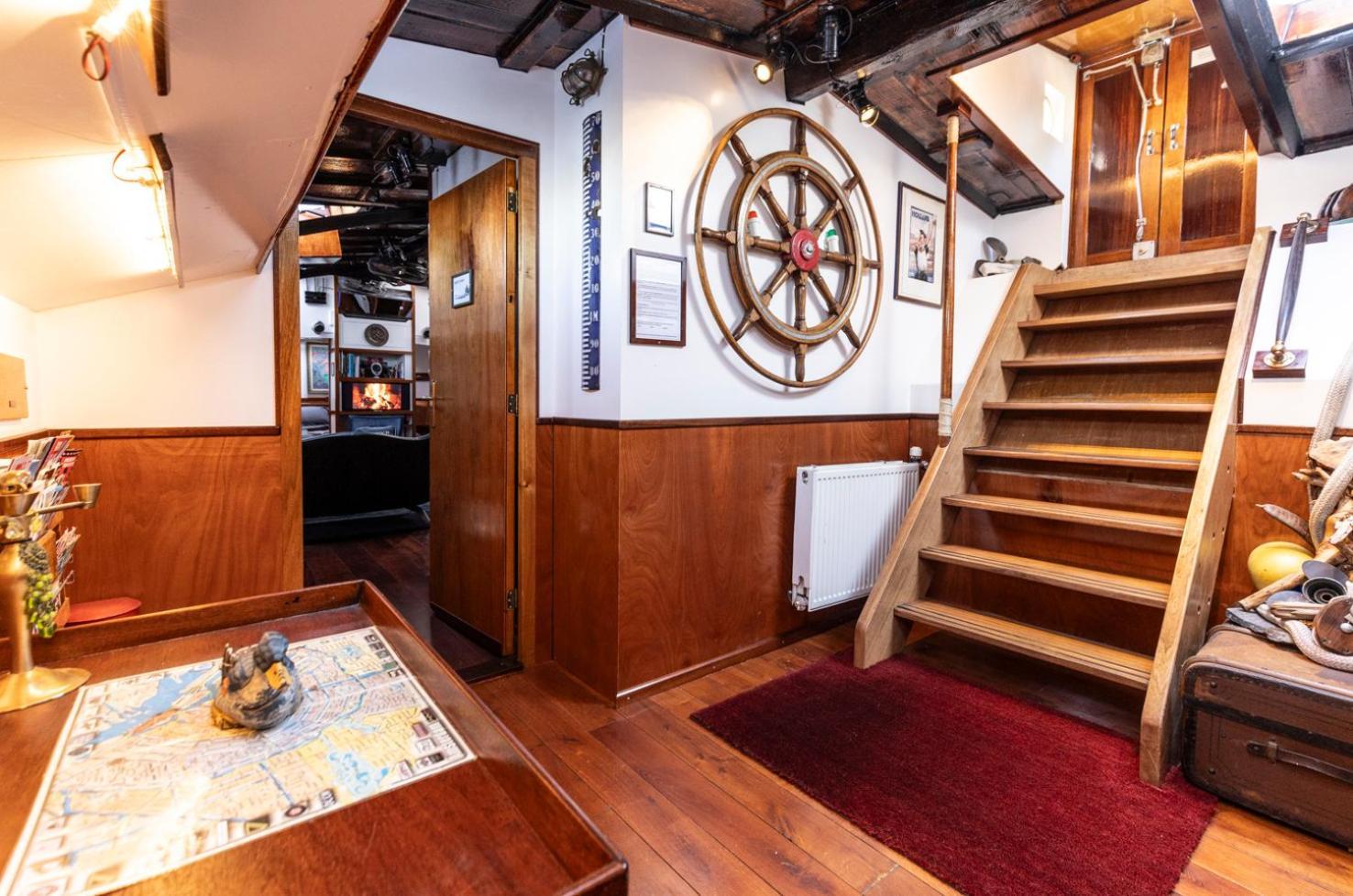 Anna Houseboat Hotel Amsterdam Exterior photo