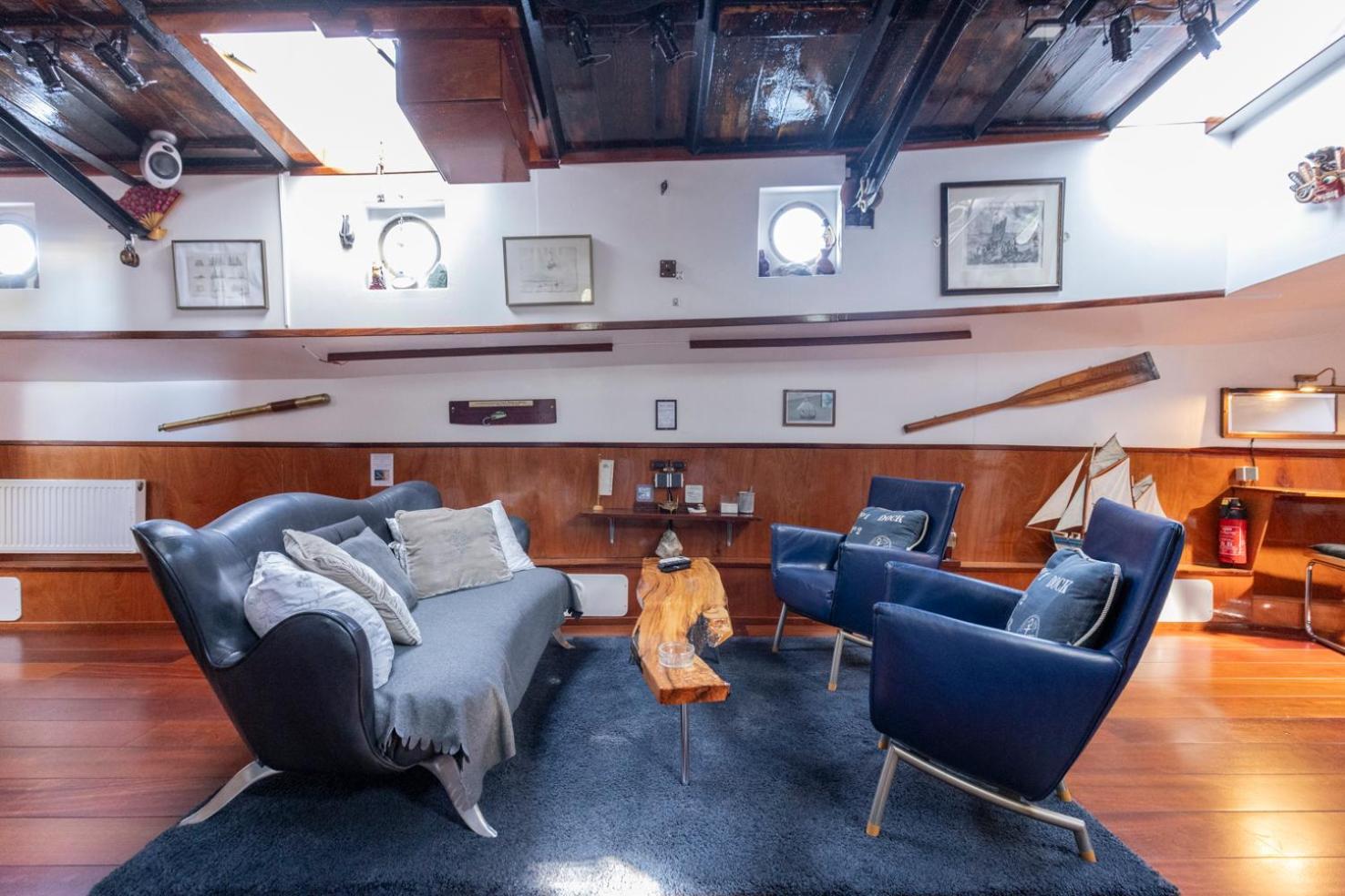 Anna Houseboat Hotel Amsterdam Exterior photo